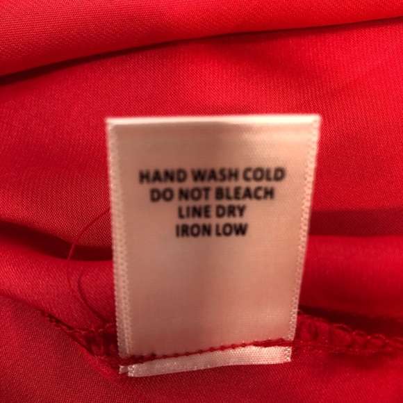 Skies are Blue Tie Bow Red Sleeveless Top NWT Medium - Picture 11 of 11